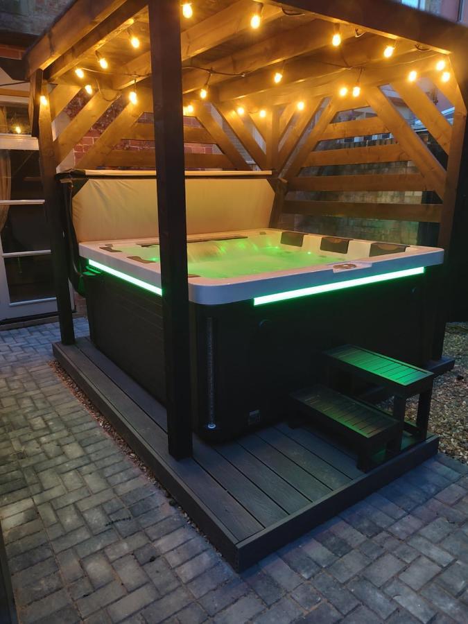 The West Wing At Eriviat Hall Hot Tub Henllan  Ngoại thất bức ảnh